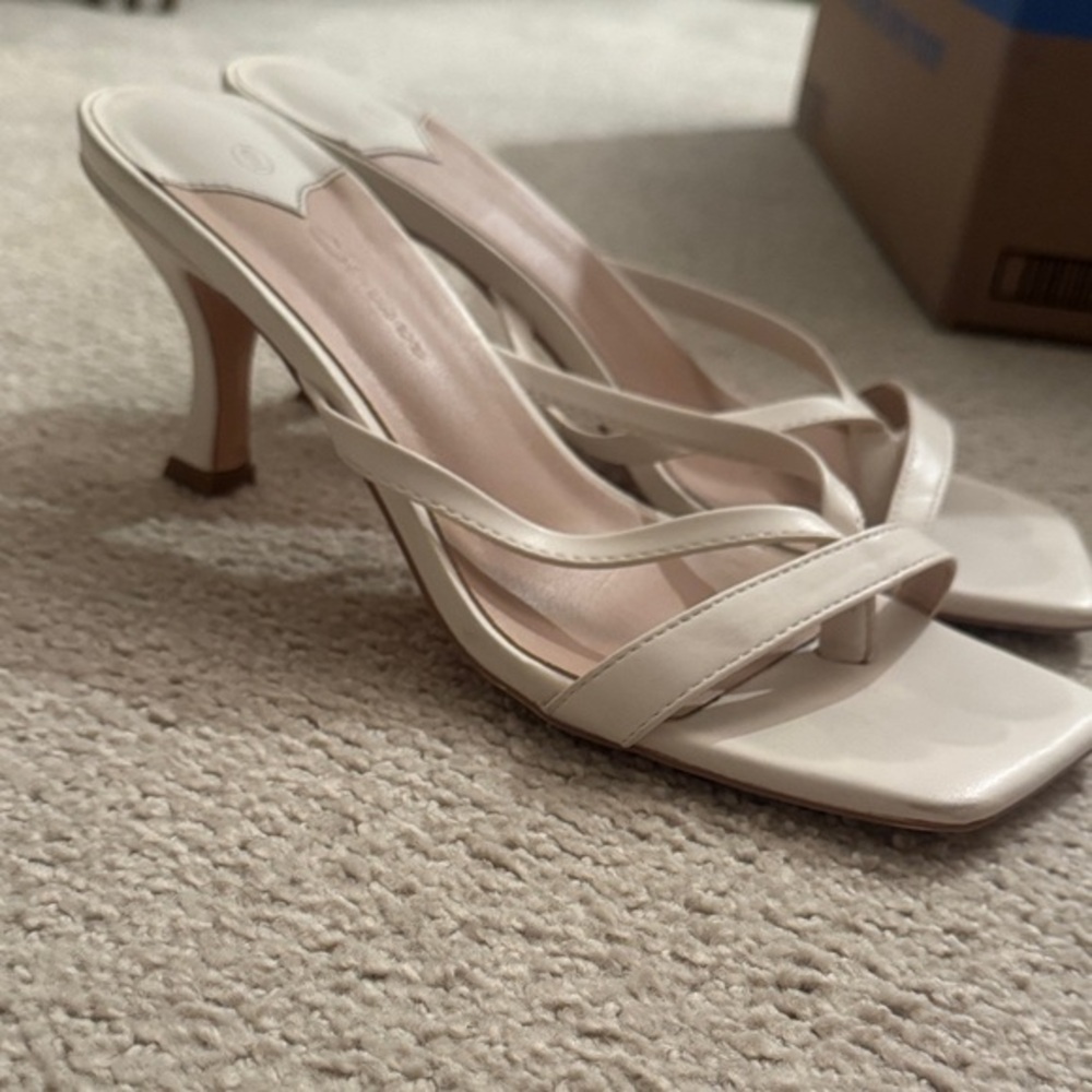Elegant Cream Women's Heeled Sandals